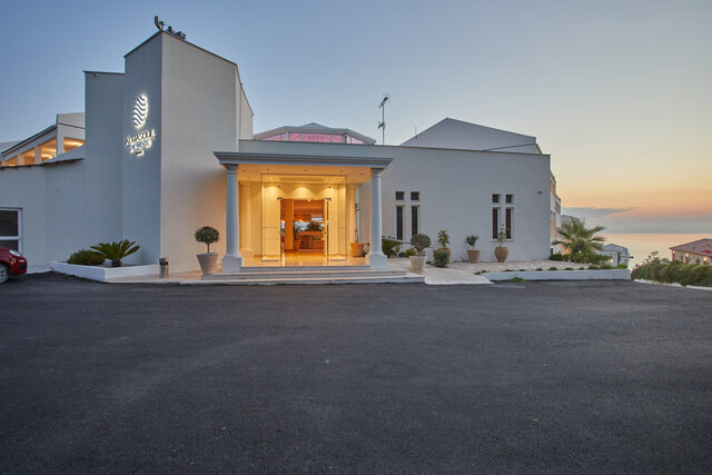 Imagen de los exteriores del Hotel AluaSoul Zakynthos. Foto 18