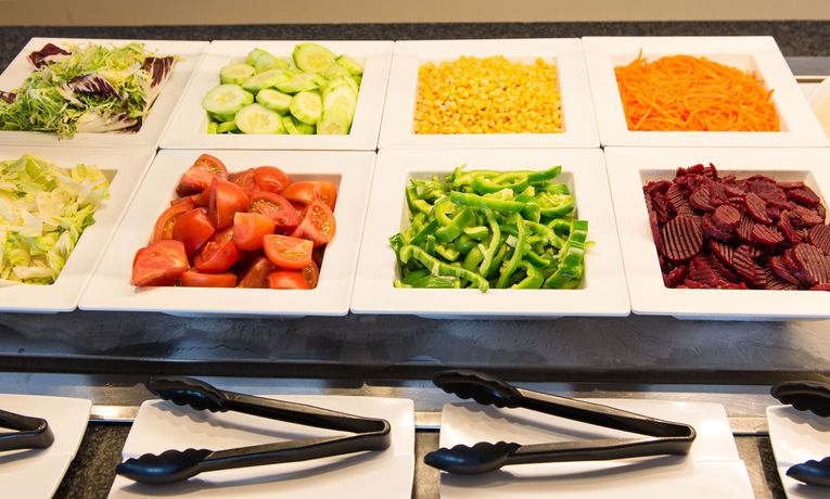 Imagen del bar/restaurante del Hotel AluaSun Cala Antena. Foto 4