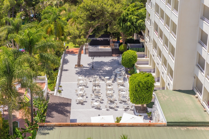 Imagen de los exteriores del Hotel AluaSun Costa Park. Foto 6