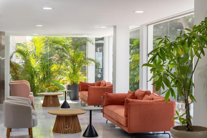 Imagen de los interiores del Hotel AluaSun Costa Park. Foto 12