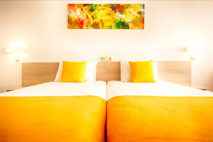 Imagen de la habitación del Hotel AluaSun Helios Beach – All Inclusive. Foto 5