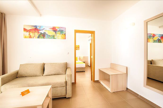 Imagen de la habitación del Hotel AluaSun Helios Beach – All Inclusive. Foto 6