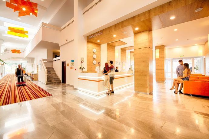 Imagen de los interiores del Hotel AluaSun Helios Beach – All Inclusive. Foto 11