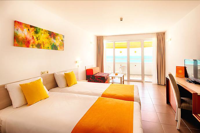 Imagen de la habitación del Hotel AluaSun Helios Beach – All Inclusive. Foto 9