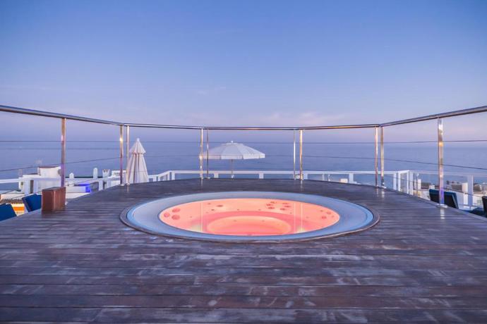 Imagen de los exteriores del Hotel AluaSun Lago Rojo (Adults recommended). Foto 12