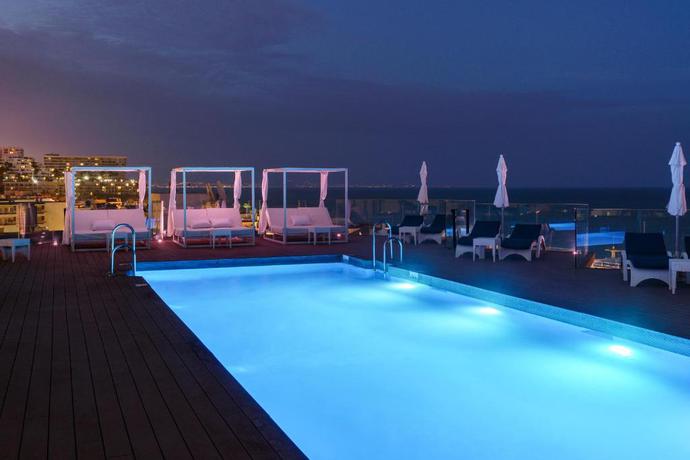 Imagen de la piscina del Hotel AluaSun Lago Rojo (Adults recommended). Foto 17