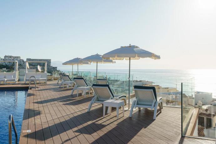 Imagen de los exteriores del Hotel AluaSun Lago Rojo (Adults recommended). Foto 14