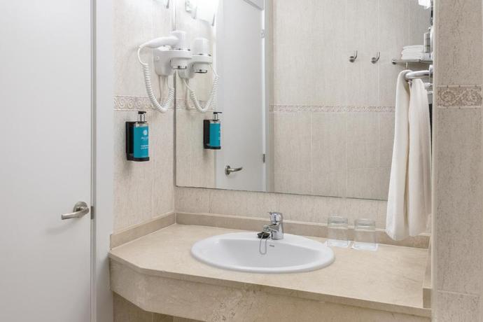 Imagen de la habitación del Hotel AluaSun Lago Rojo (Adults recommended). Foto 8