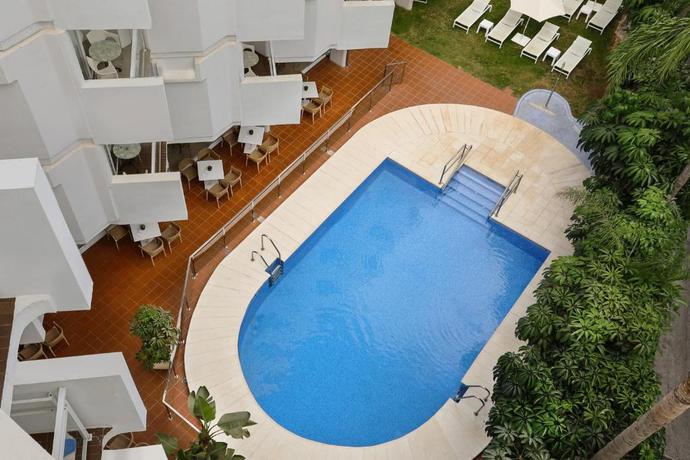 Imagen de la piscina del Hotel AluaSun Lago Rojo (Adults recommended). Foto 14