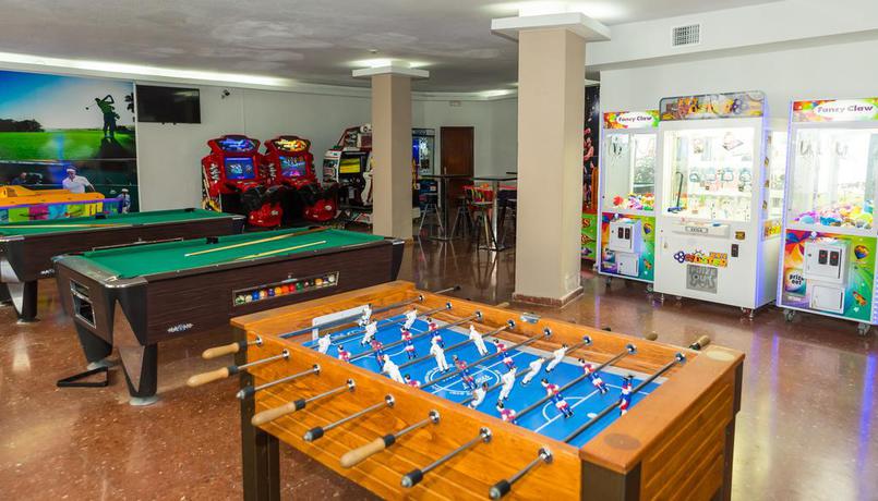 Imagen de los interiores del Hotel AluaSun Marbella Park. Foto 14