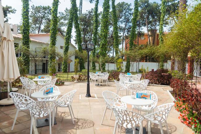 Imagen del bar/restaurante del Hotel AluaSun Marbella Park. Foto 4