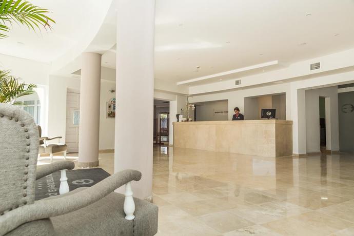 Imagen de los interiores del Hotel AluaSun Marbella Park. Foto 15