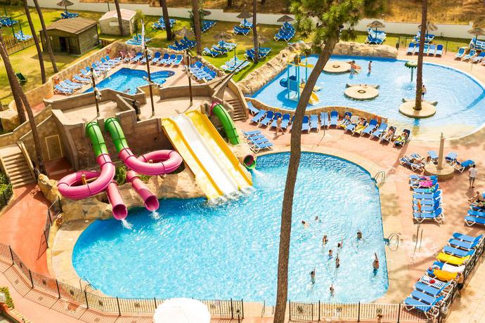 Imagen general del Hotel AluaSun Marbella Park. Foto 2