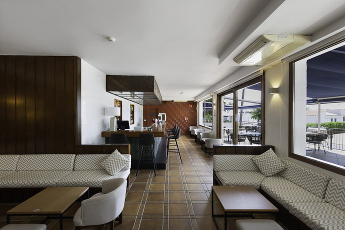 Imagen de los interiores del Hotel Aluasoul Menorca - Adults Only. Foto 14