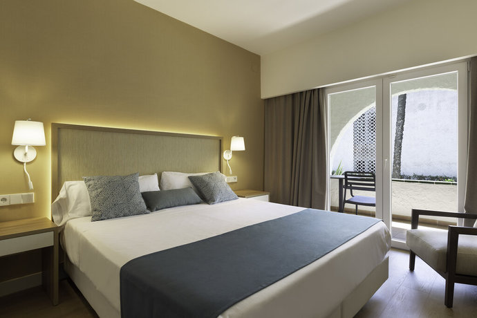 Imagen de la habitación del Hotel Aluasoul Menorca - Adults Only. Foto 5