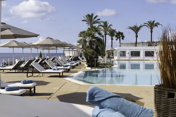 Imagen de la piscina del Hotel Aluasoul Menorca - Adults Only. Foto 22