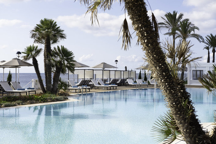 Imagen de la piscina del Hotel Aluasoul Menorca - Adults Only. Foto 25