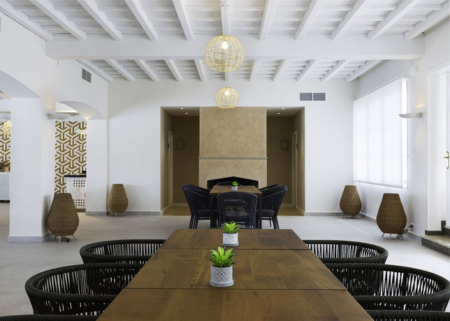 Imagen de los interiores del Hotel Aluasoul Menorca - Adults Only. Foto 18