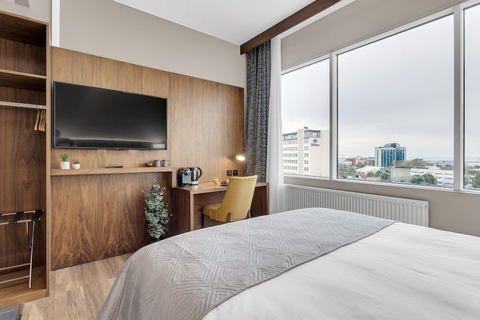 Imagen de la habitación del Hotel Alva. Foto 6