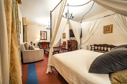 Imagen de la habitación del Hotel Alvar Fañez. Foto 5