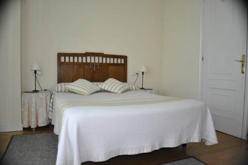 Imagen de la habitación del Hotel Alvarella. Foto 4