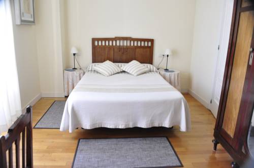 Imagen de la habitación del Hotel Alvarella. Foto 7