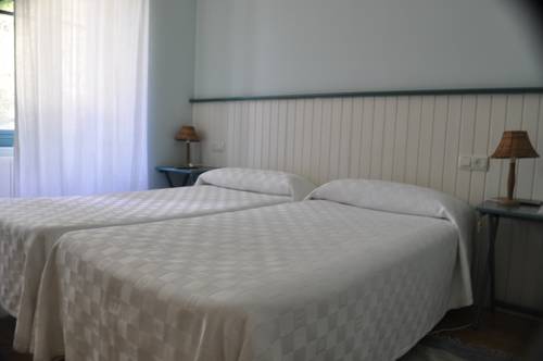 Imagen de la habitación del Hotel Alvarella. Foto 11