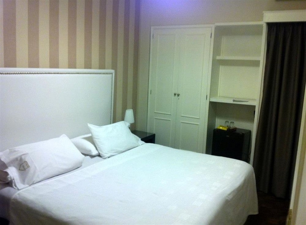 Imagen de la habitación del Hotel Alvear, Montevideo. Foto 8