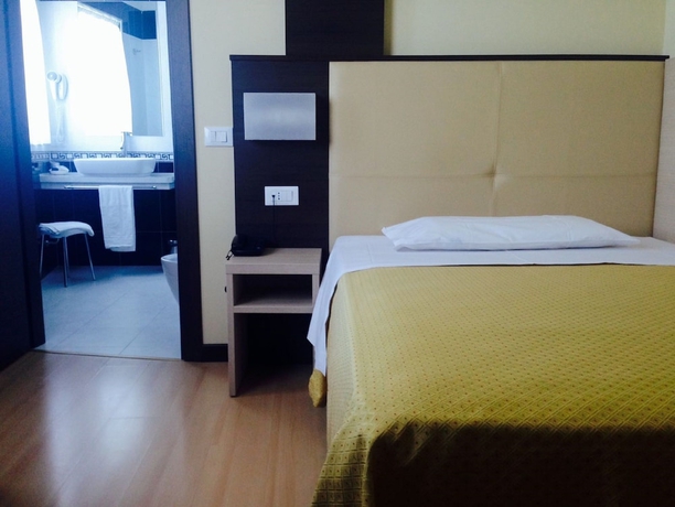 Imagen de la habitación del Hotel Alverì. Foto 3