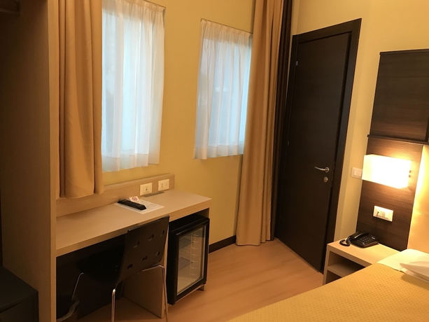 Imagen de la habitación del Hotel Alverì. Foto 4