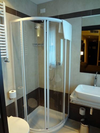 Imagen de la habitación del Hotel Alverì. Foto 16