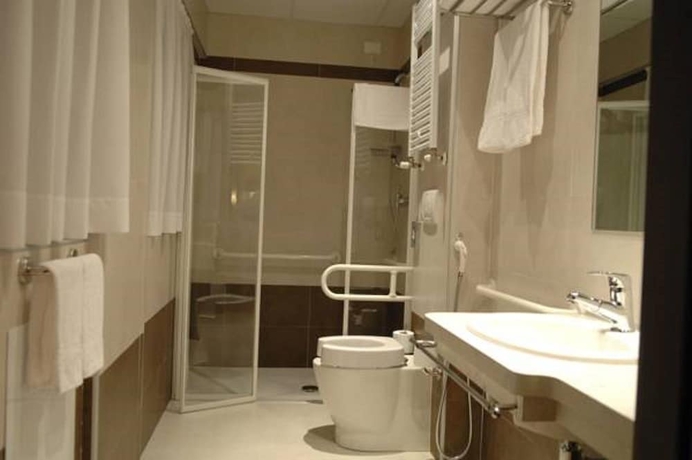 Imagen de la habitación del Hotel Alverì. Foto 17