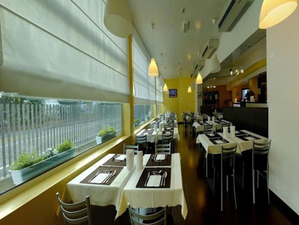 Imagen del bar/restaurante del Hotel Alverì. Foto 2