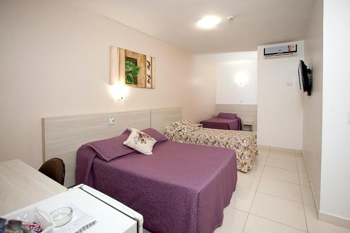 Imagen de la habitación del Hotel Alves, Mar&iacute;lia. Foto 7