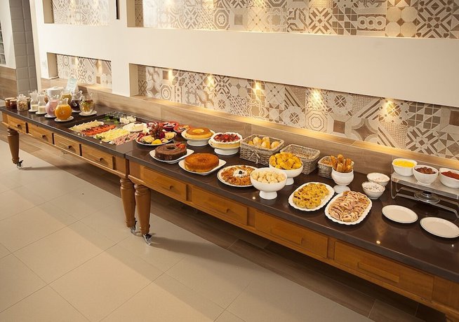 Imagen del bar/restaurante del Hotel Alves, Mar&iacute;lia. Foto 2