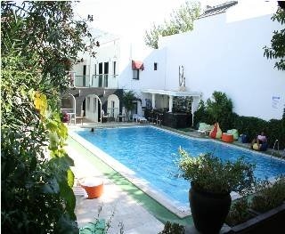 Imagen de la piscina del Hotel Alvin Hotel. Foto 6