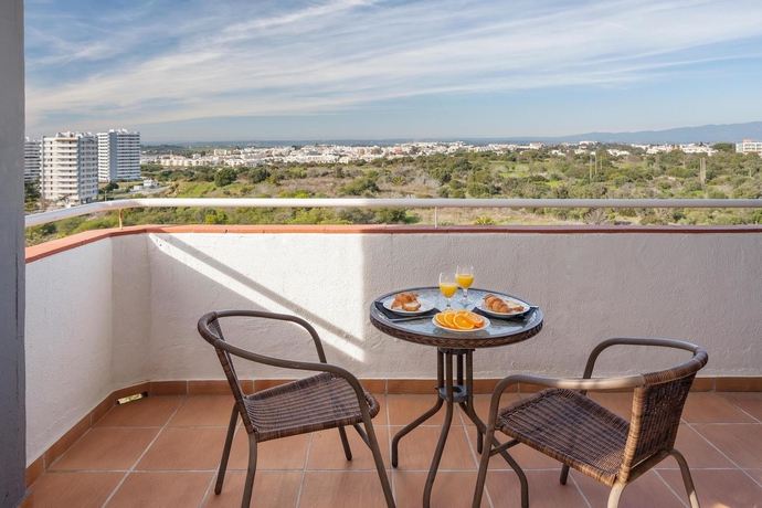 Imagen de la habitación del Hotel Alvor Atl&acirc;ntico Beach Aparthotel. Foto 6
