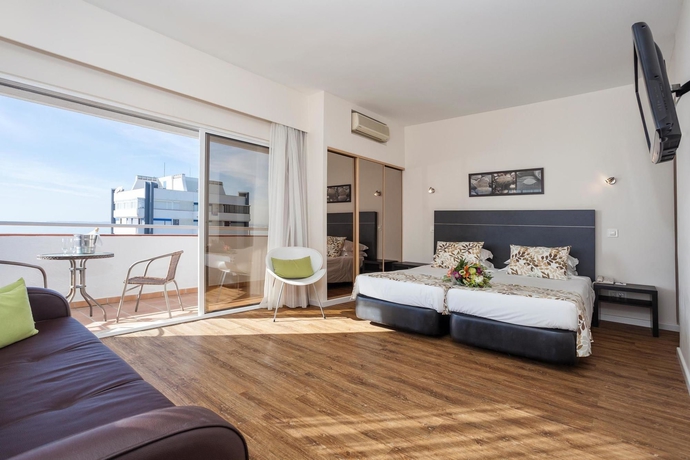 Imagen de la habitación del Hotel Alvor Atl&acirc;ntico Beach Aparthotel. Foto 7