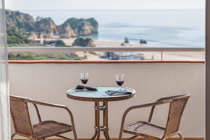 Imagen de la habitación del Hotel Alvor Atl&acirc;ntico Beach Aparthotel. Foto 9