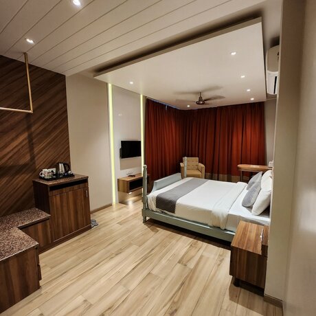 Imagen de la habitación del Hotel Alwar Vanyaevilas. Foto 17