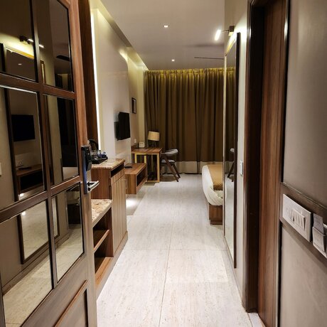 Imagen de la habitación del Hotel Alwar Vanyaevilas. Foto 19