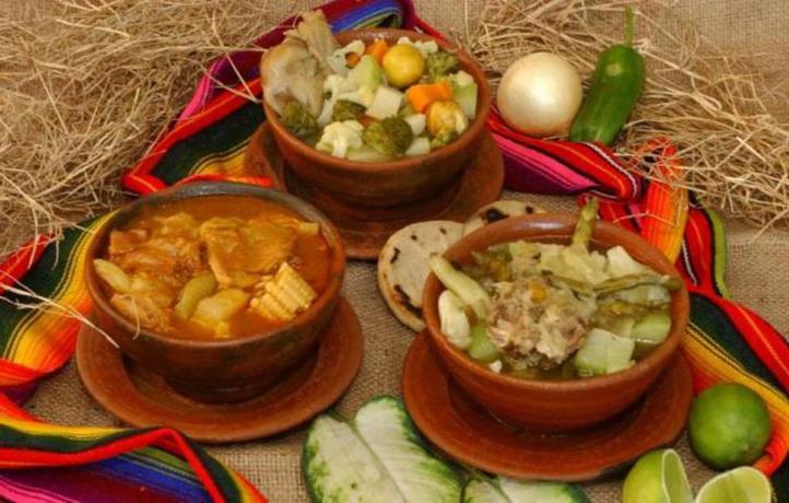 Imagen del bar/restaurante del Hotel Always. Foto 2