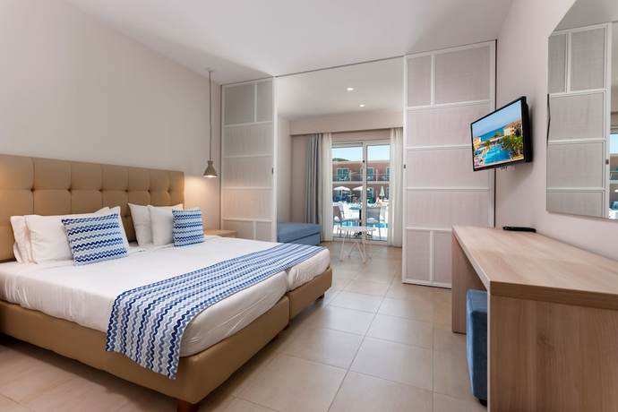 Imagen de la habitación del Hotel Alykanas Village. Foto 10