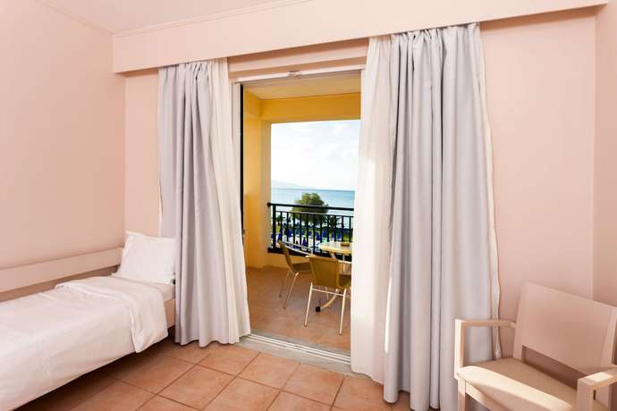 Imagen de la habitación del Hotel Alykanas Village. Foto 14