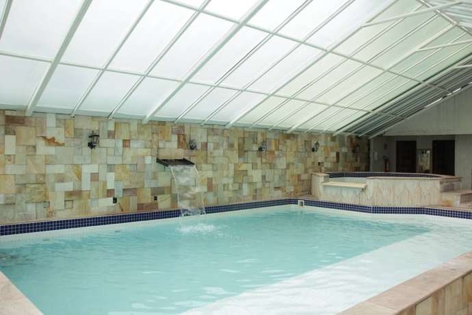 Imagen de la piscina del Hotel Alzira Park. Foto 17