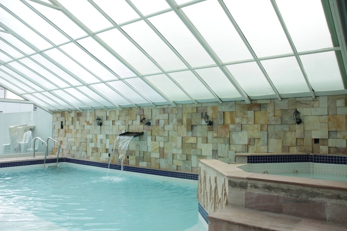 Imagen de la piscina del Hotel Alzira Park. Foto 18