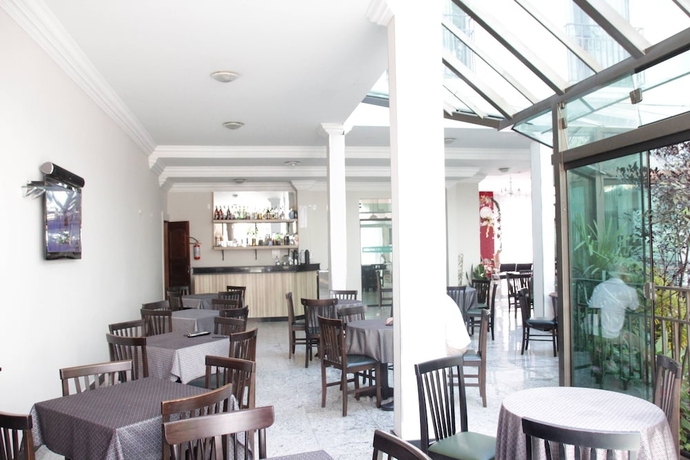 Imagen del bar/restaurante del Hotel Alzira Park. Foto 2