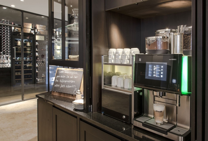 Imagen del bar/restaurante del Hotel Am Badersee. Foto 4