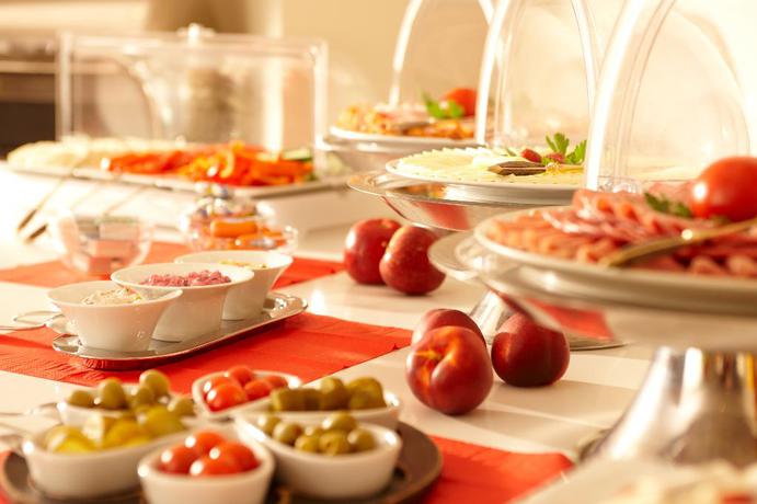 Imagen del bar/restaurante del Hotel Am Kieler Schloss Kiel By Première Classe. Foto 4