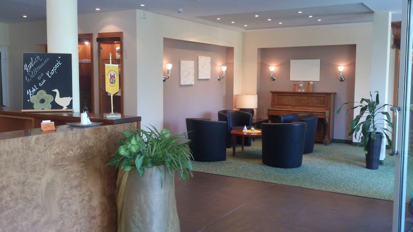 Imagen del bar/restaurante del Hotel Am Kurpark Bad Salzelmen. Foto 2